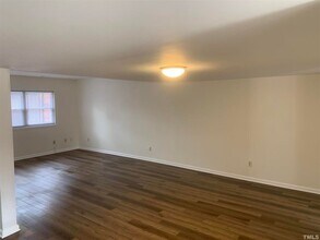 1220 Manassas Ct in Raleigh, NC - Foto de edificio - Building Photo