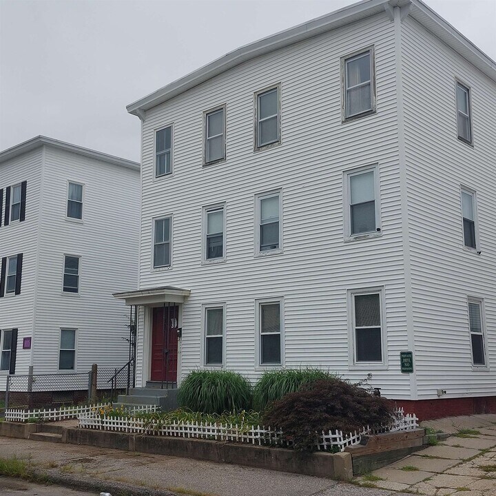 353 Dubuque St-Unit -1 in Manchester, NH - Building Photo