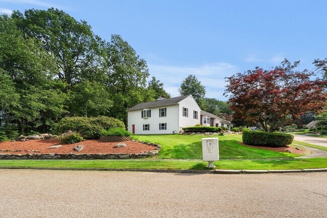 10 Sumac Cir in Holden, MA - Building Photo - Building Photo