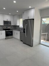 6820 SW 13th Terrace in Miami, FL - Building Photo - Building Photo