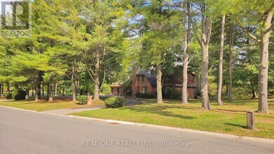 465 Woodland Acres Crescent in Vaughan, ON - Building Photo - Building Photo