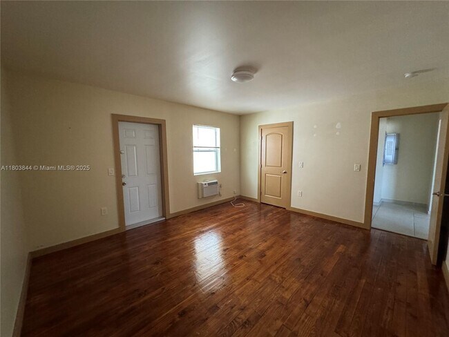 1711 Fillmore St in Hollywood, FL - Building Photo - Building Photo