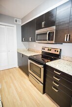 204 Triumph Dr NW in Atlanta, GA - Foto de edificio - Building Photo