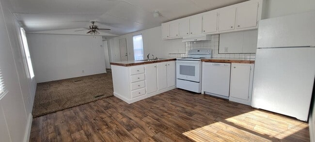 3135 Calloway Dr in Mebane, NC - Building Photo - Building Photo