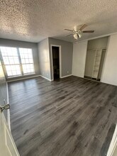 Towne Oaks Townhomes in Irving, TX - Building Photo - Building Photo