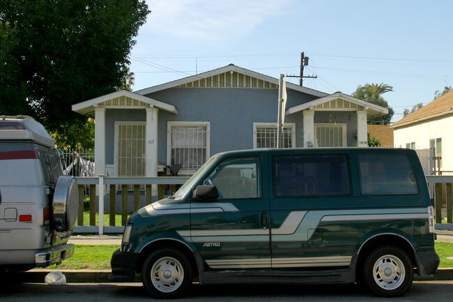 1517 Junipero Ave in Long Beach, CA - Building Photo - Building Photo