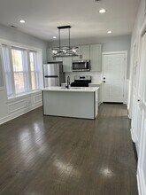 5033 W Wabansia Ave, Unit Unit 2W in Chicago, IL - Building Photo - Building Photo