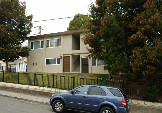 817 Santa Clara St in Vallejo, CA - Building Photo - Building Photo