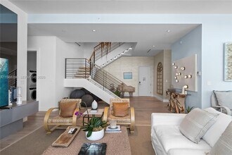 102 24th St in Miami Beach, FL - Building Photo - Building Photo