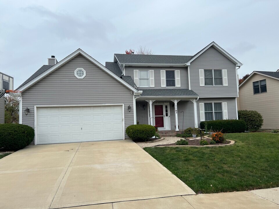 1163 Shoreline Dr in Aurora, IL - Building Photo