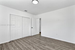1061 NW 108th Ter, Unit c in Miami, FL - Building Photo