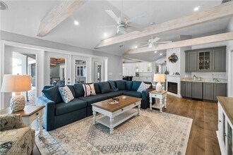 1320 Marlin Dr in Naples, FL - Building Photo - Building Photo