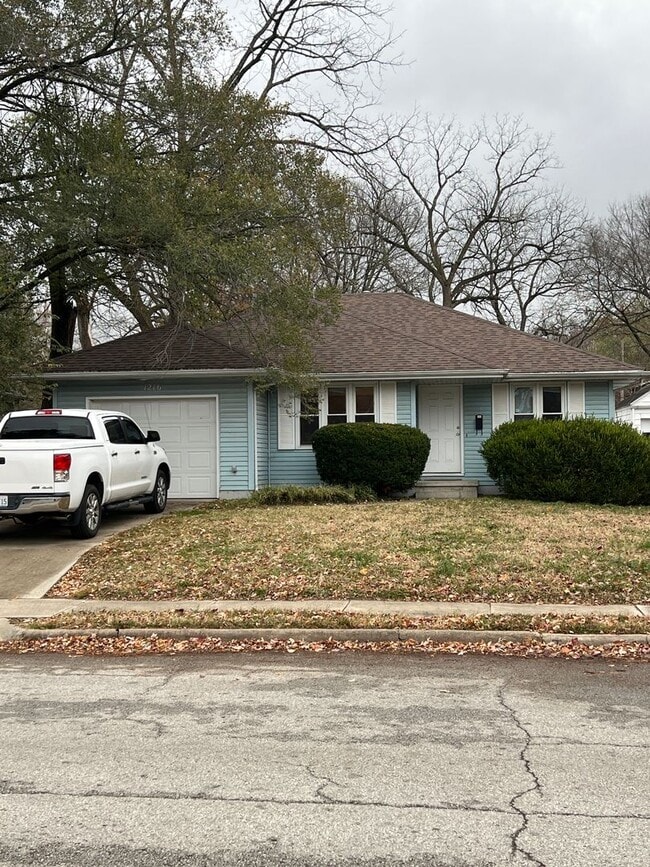 1216 S Florence Ave