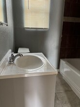 1033 Pasadena St in San Antonio, TX - Foto de edificio - Building Photo