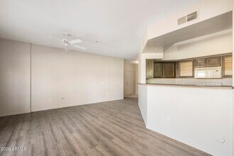 4644 N 22nd St in Phoenix, AZ - Foto de edificio - Building Photo