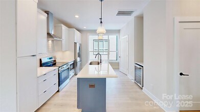 409 Devender Ln in Charlotte, NC - Building Photo - Building Photo