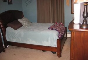 1006 Westbrooke Way, Unit 1 in Hopkins, MN - Building Photo