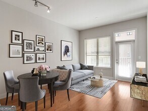92 W Paces Ferry Rd NW, Unit 9024 in Atlanta, GA - Building Photo - Building Photo