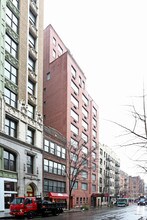 160 W 22nd St in New York, NY - Building Photo - Building Photo
