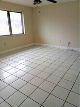 6235 Dawson St in Hollywood, FL - Foto de edificio - Building Photo