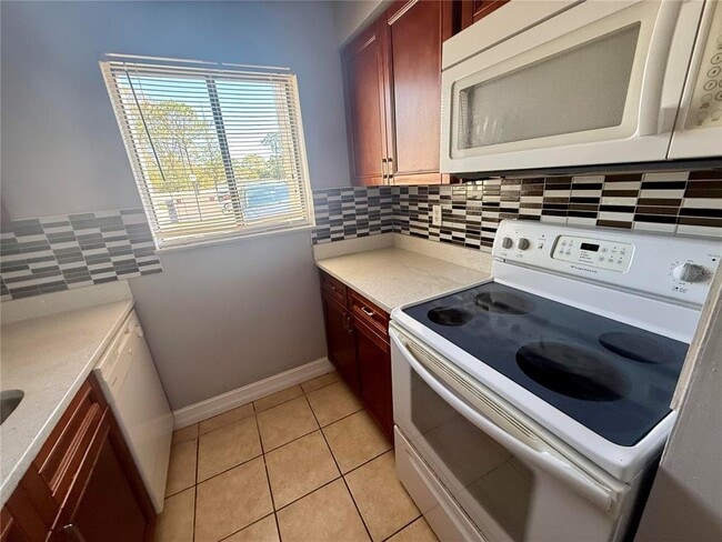 127 Springwood Cir in Longwood, FL - Building Photo - Building Photo