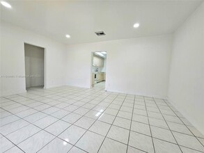3880 NW 2nd St in Miami, FL - Building Photo - Building Photo