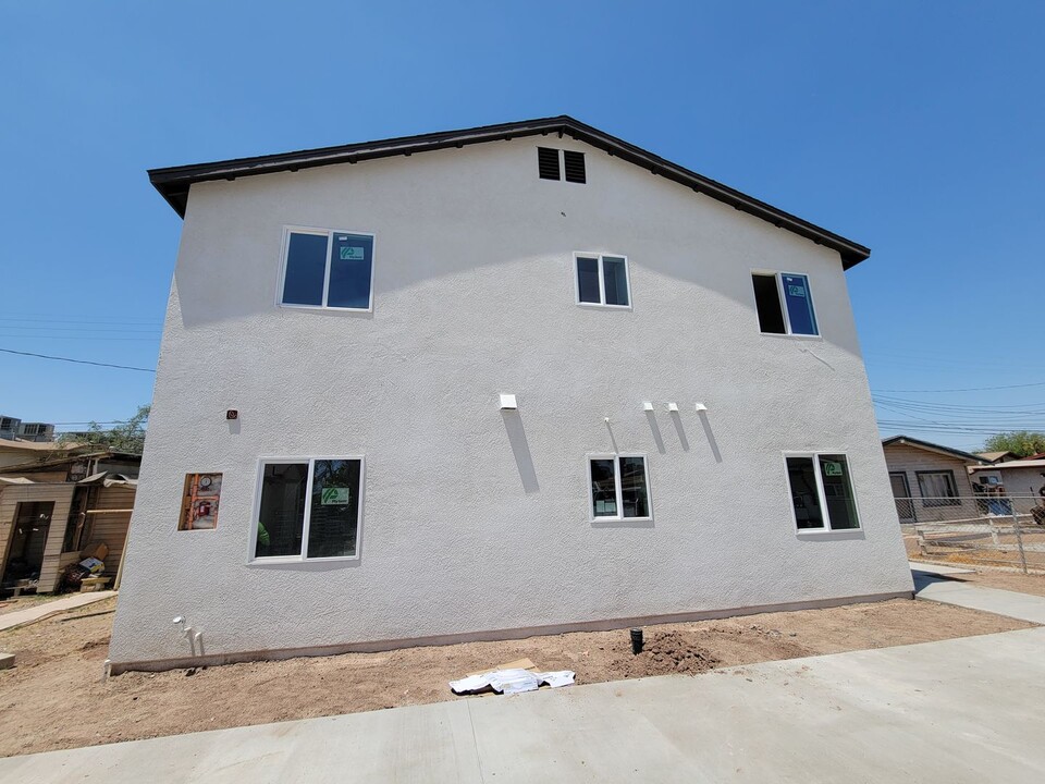 933 Rockwood Ave in Calexico, CA - Building Photo