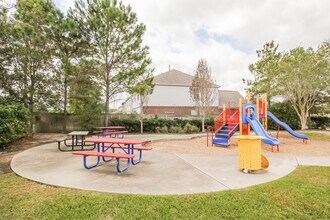 17914 Seco Creek Ln in Humble, TX - Foto de edificio - Building Photo