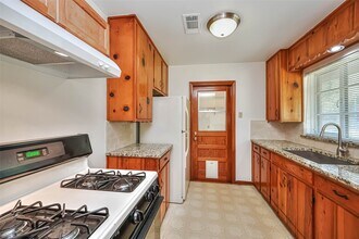 3018 Attridge Rd in Houston, TX - Building Photo - Building Photo