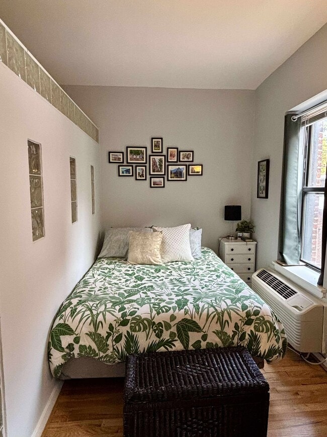 property at 1413 T St NW