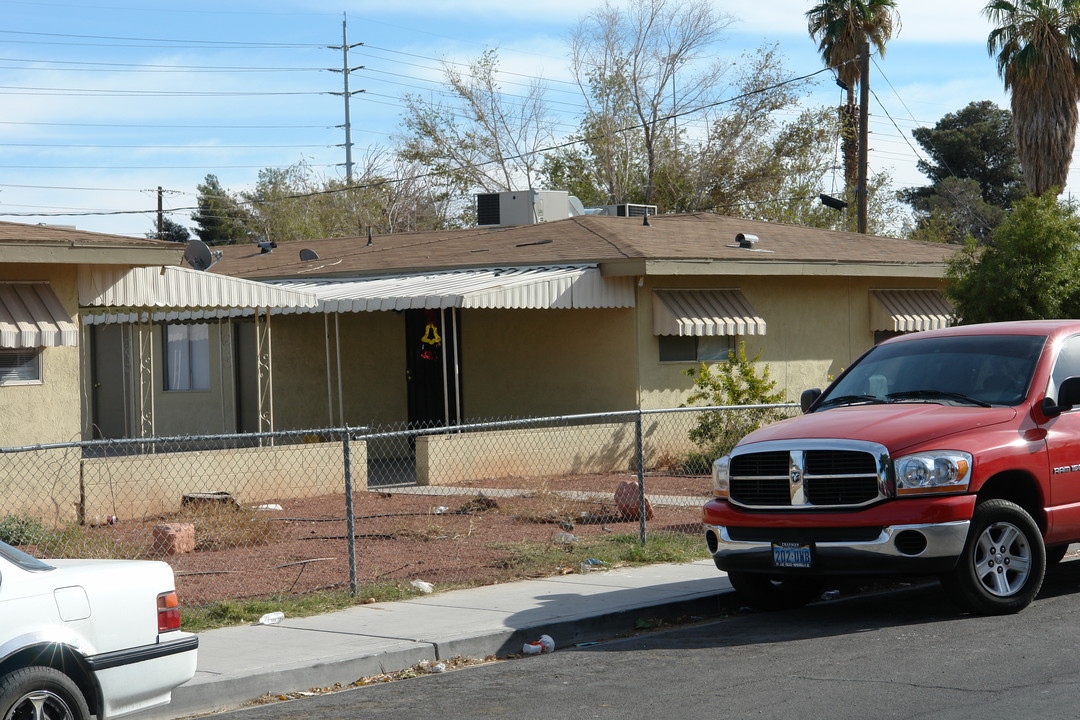 921 Desert Ln in Las Vegas, NV - Building Photo