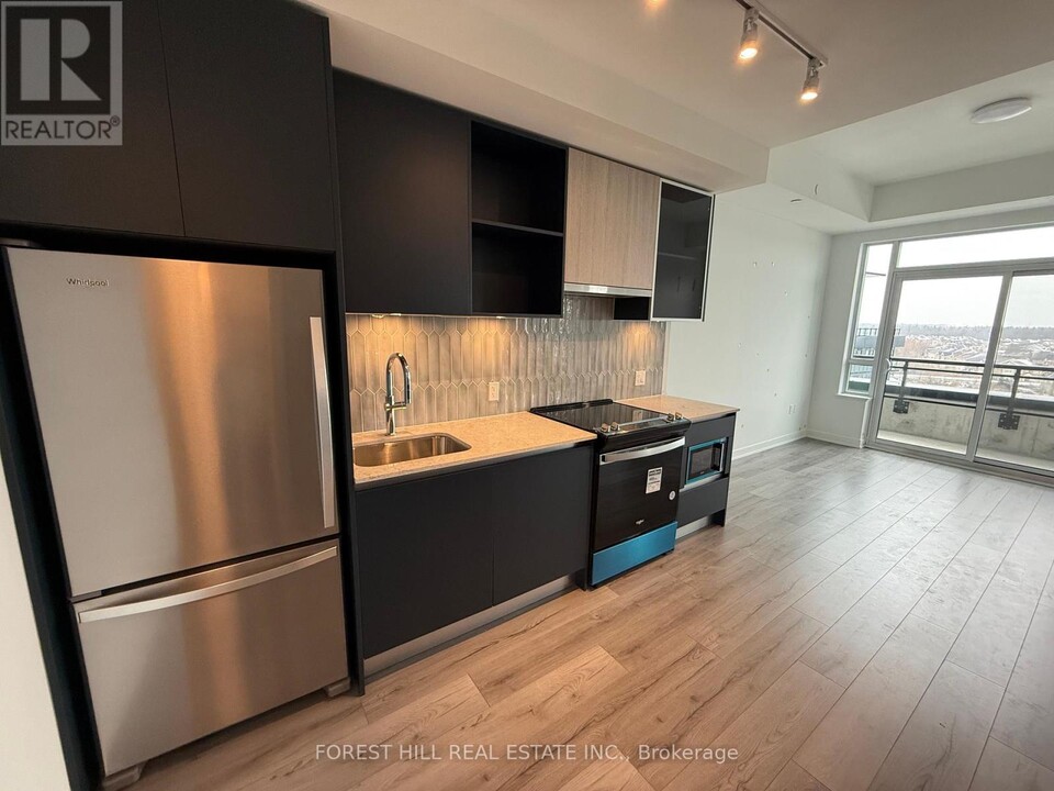 395 Dundas St W in Oakville, ON - Building Photo