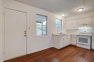 748 Old Martindale Rd in San Marcos, TX - Building Photo - Building Photo