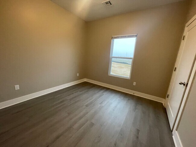 9333-9335 E Wassall Ct in Wichita, KS - Building Photo - Building Photo