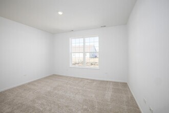 6052 E 116th Pl in Winfield, IN - Building Photo - Building Photo