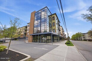 116 West Ave in Saratoga Springs, NY - Building Photo