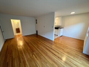 1263 Hayworth Ave, Unit 21 in West Hollywood, CA - Foto de edificio - Building Photo