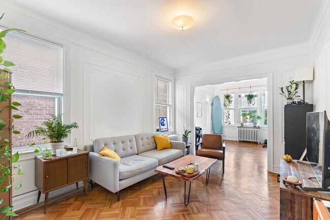 37 St Pauls Ave in Jersey City, NJ - Building Photo - Building Photo