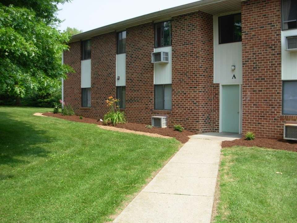 Maury River Place in Lexington, VA - Building Photo