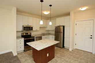 Hartland Riverwalk Apartments in Hartland, WI - Building Photo - Interior Photo