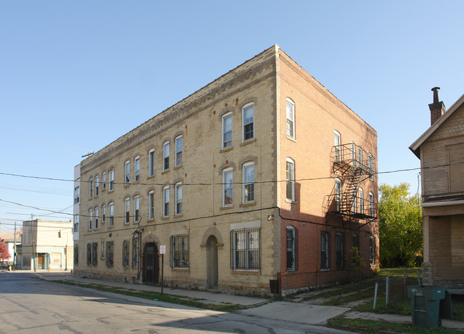 905 E Long St in Columbus, OH - Building Photo - Building Photo