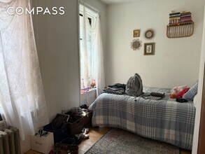 1278 1st Ave in New York, NY - Foto de edificio - Building Photo