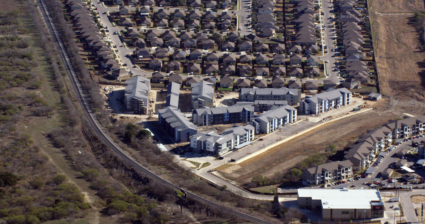 E Loop 1604 E in Schertz, TX - Building Photo