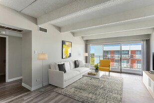 The Paramount in Denver, CO - Building Photo