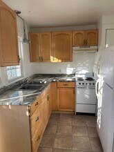 227 Depot St in Dennisport, MA - Foto de edificio - Building Photo