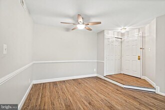 5904 Cove Landing Rd in Burke Centre, VA - Building Photo - Building Photo