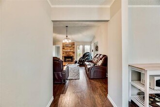 425 Country View Ln in Garland, TX - Building Photo - Building Photo