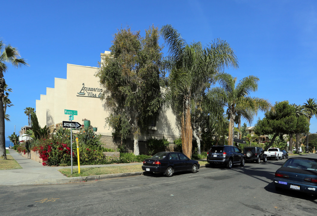 Aquamarine Villas in Oceanside, CA - Building Photo