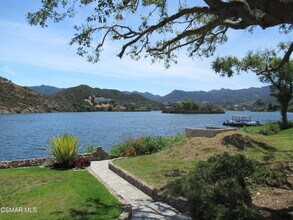 800 Lake Sherwood Dr in Lake Sherwood, CA - Building Photo - Building Photo
