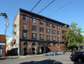 The Corvallis Arms in Corvallis, OR - Building Photo - Building Photo